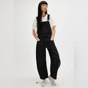 NWT FREE PEOPLE WE THE FREE GOOD LUCK BARREL OVERALLS 🖤🖤